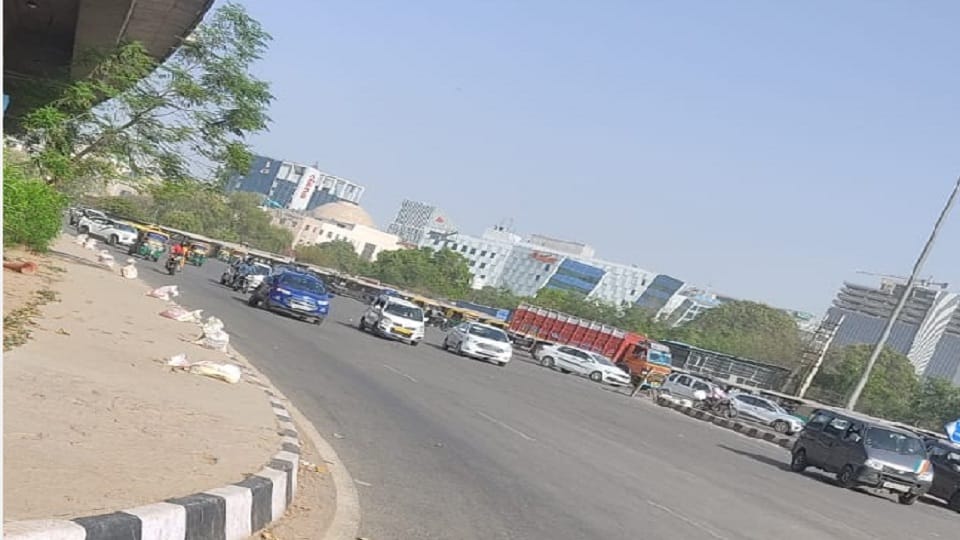 girl student dies after jumps from flyover at rajiv chowk in gurugram