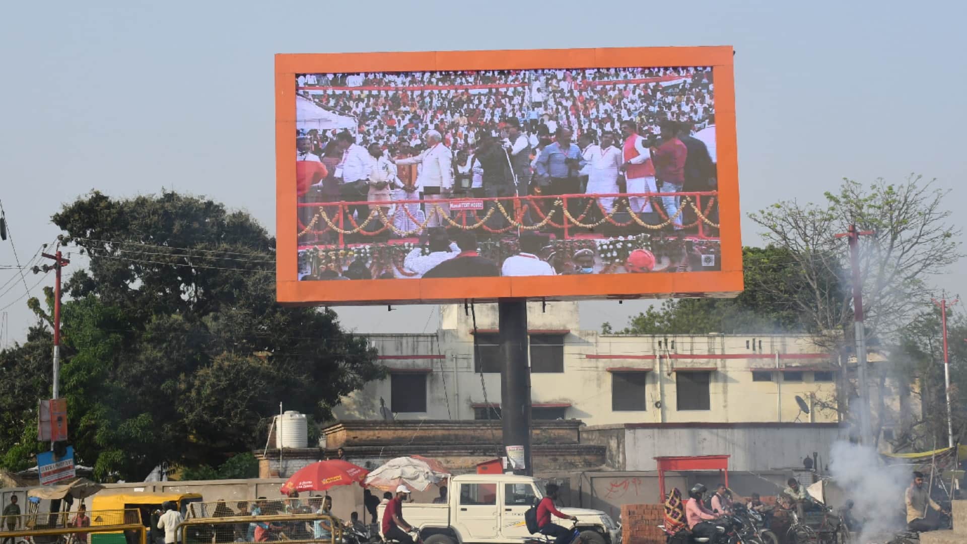 People celebrated Yogi Adityanath becoming CM in Gorakhpur
