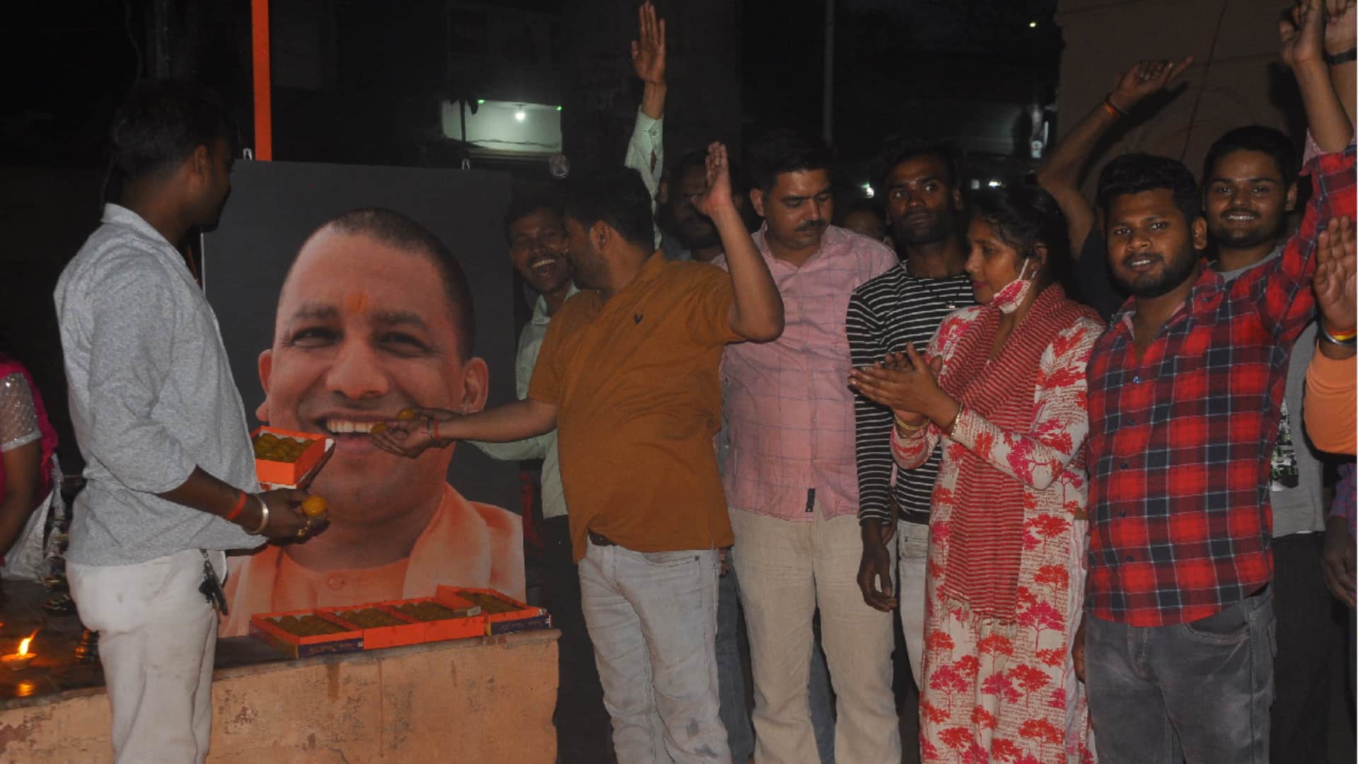 People celebrated Yogi Adityanath becoming CM in Gorakhpur