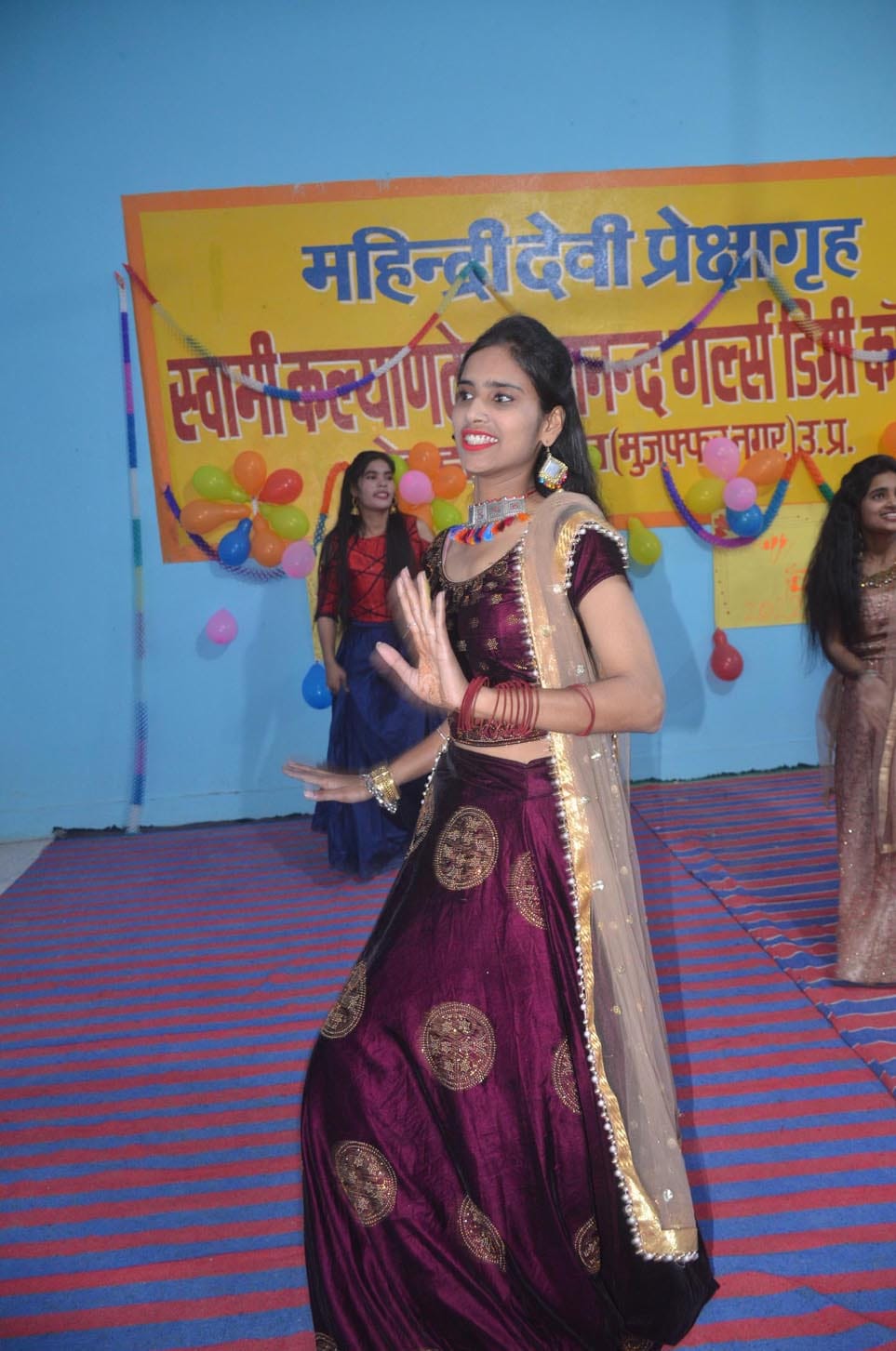Ud jaye re pigeon... girls danced a lot on the song