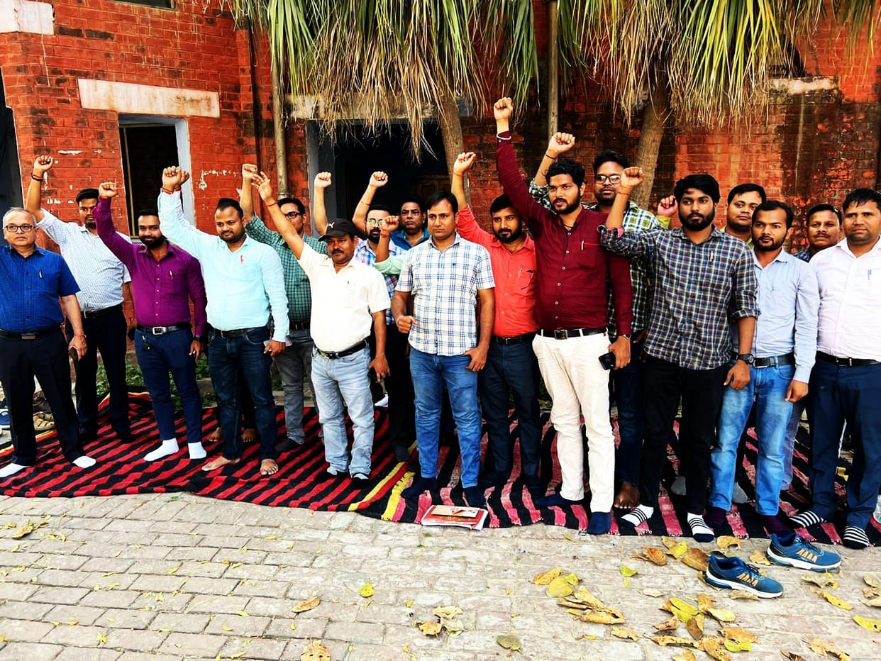 Demonstration of engineers in SE office against harassment