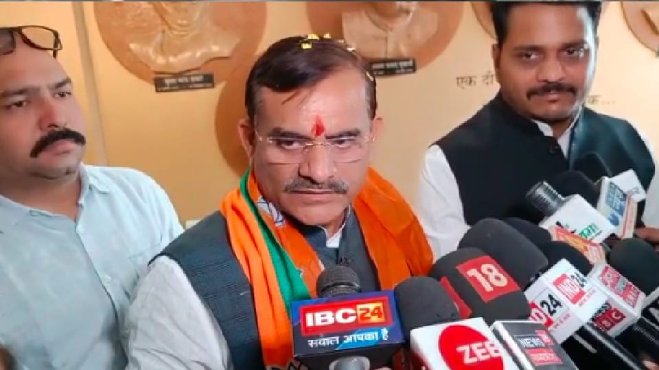 Target on Kejriwal: BJP state president VD Sharma said – these are the people who do not love India