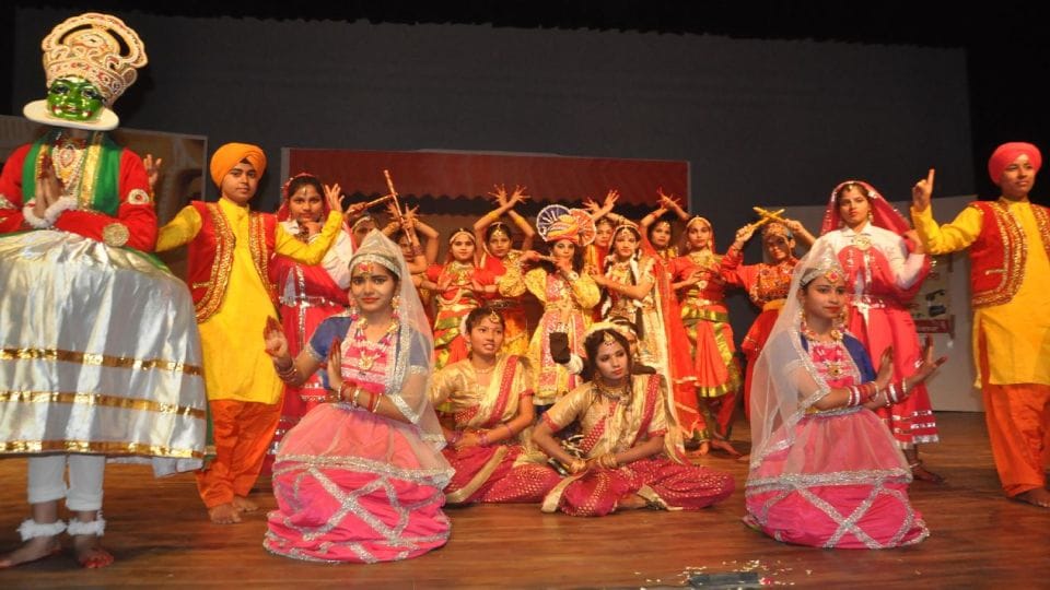 15-year-old Abhivandan Vij performed tabla at Taj Mahotsav in Agra