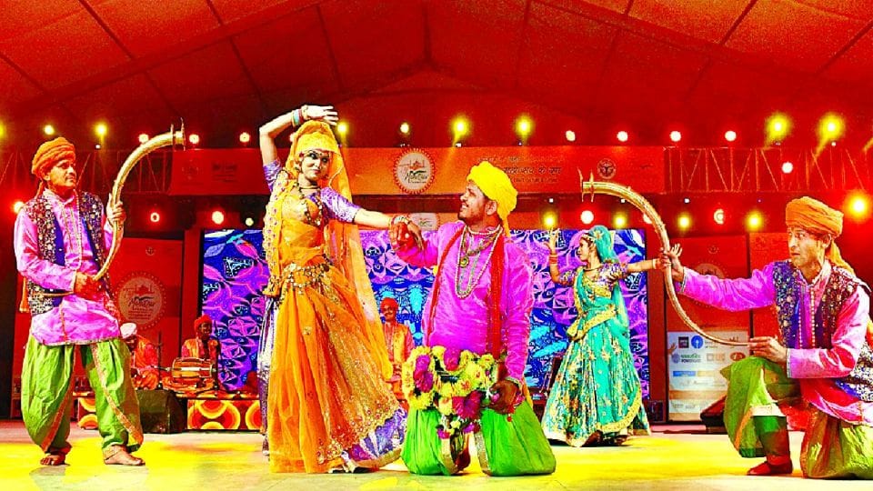 taj mahotsav 2022 Qawwal Aslam Sabri sang Qawwali at Agra fort