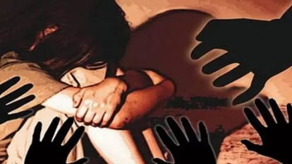 दुस्साहस: कक्षा छह की छात्रा को घर मे खींचकर सामूहिक दुष्कर्म, तीन आरोपियों के खिलाफ मुकदमा दर्ज Audacity: Class 6 girl student molested after being dragged into the house, case filed against three accused