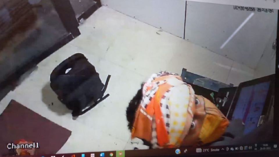 tried to break ATM by watching video on YouTube accused arrested in Agra