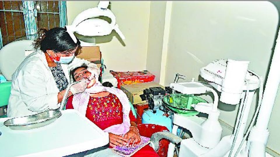 every dental disease will be treated only one rupee in SN Medical College agra