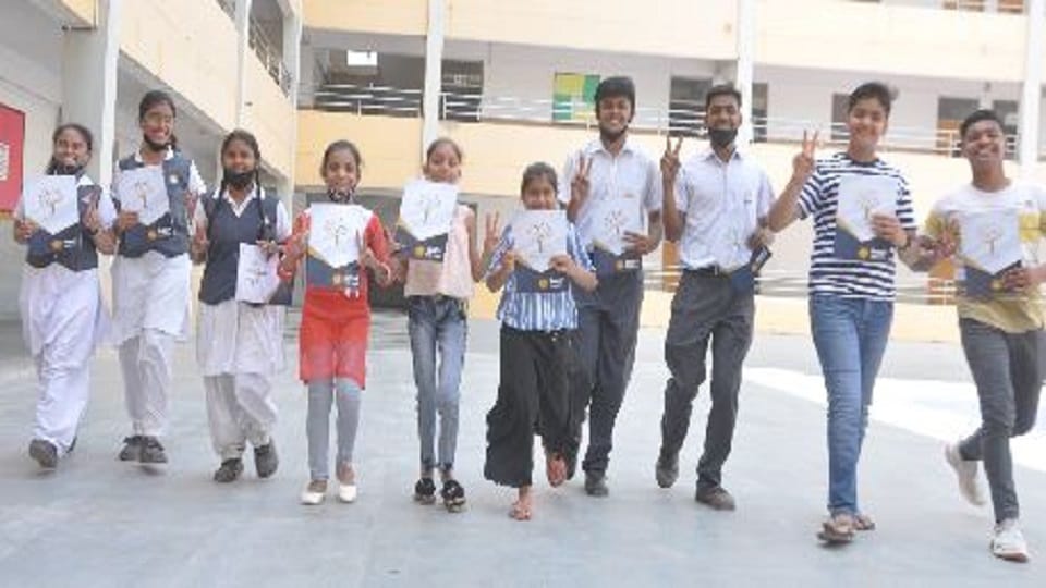 Amar ujala education campaign Not only games on mobile also studies students new experience in Corona period