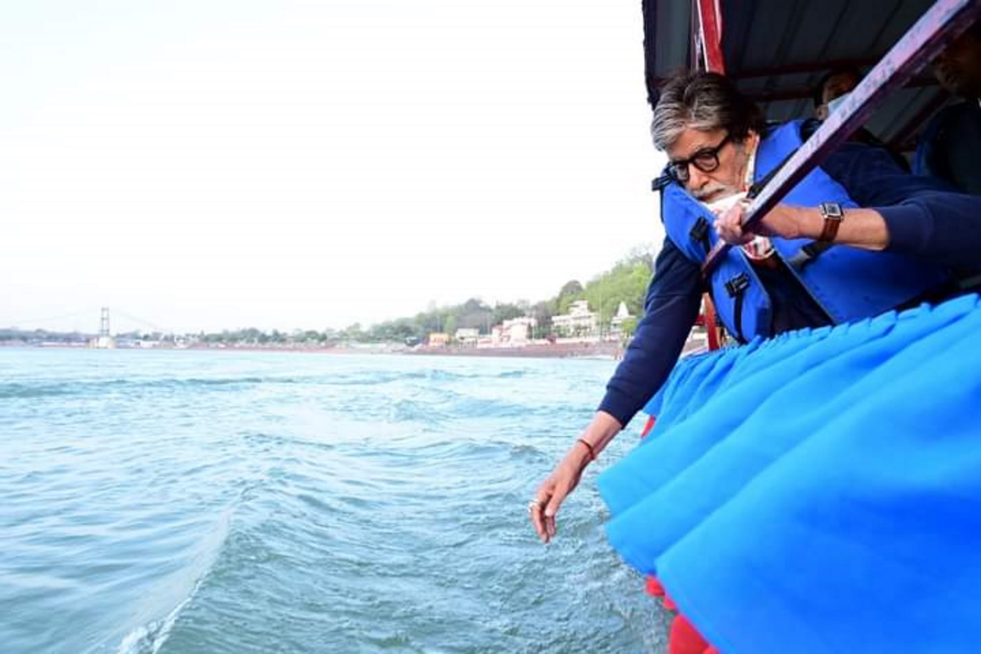 Amitabh Bachchan reached Uttarakhand for film shooting, Visited Mother Ganga in Rishikesh