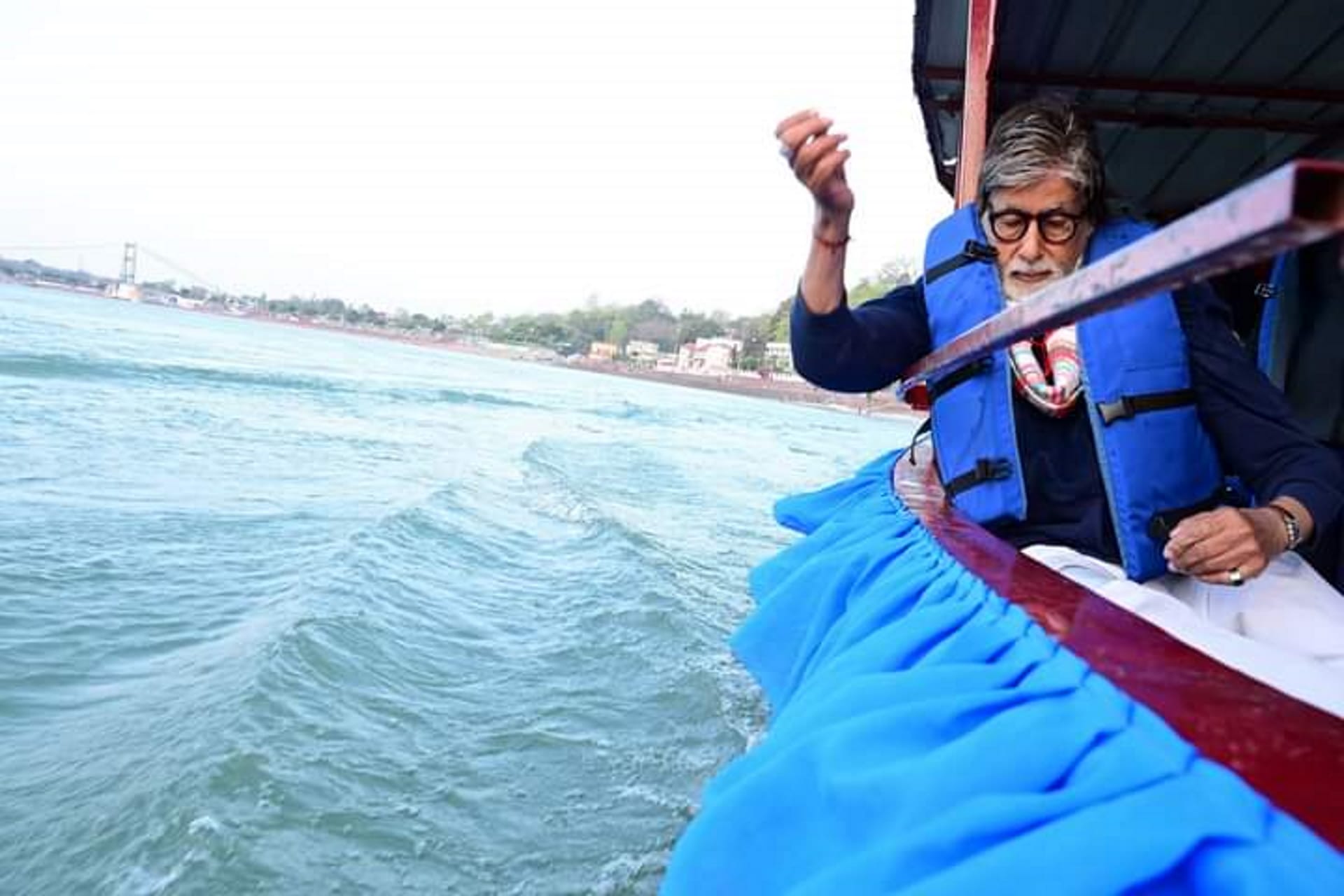 Amitabh Bachchan reached Uttarakhand for film shooting, Visited Mother Ganga in Rishikesh