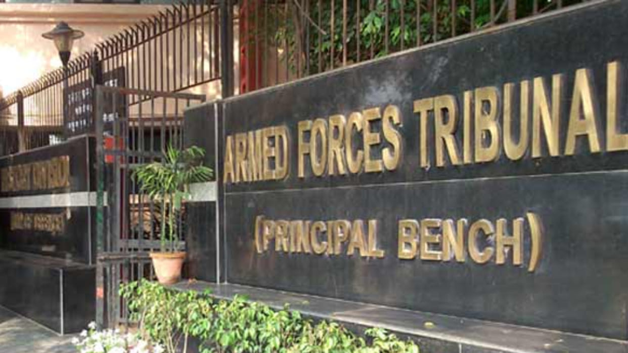 Military Court directs IAF to allow soldiers who cleared UPSC exam to quit and join as civil services officer news in Hindi