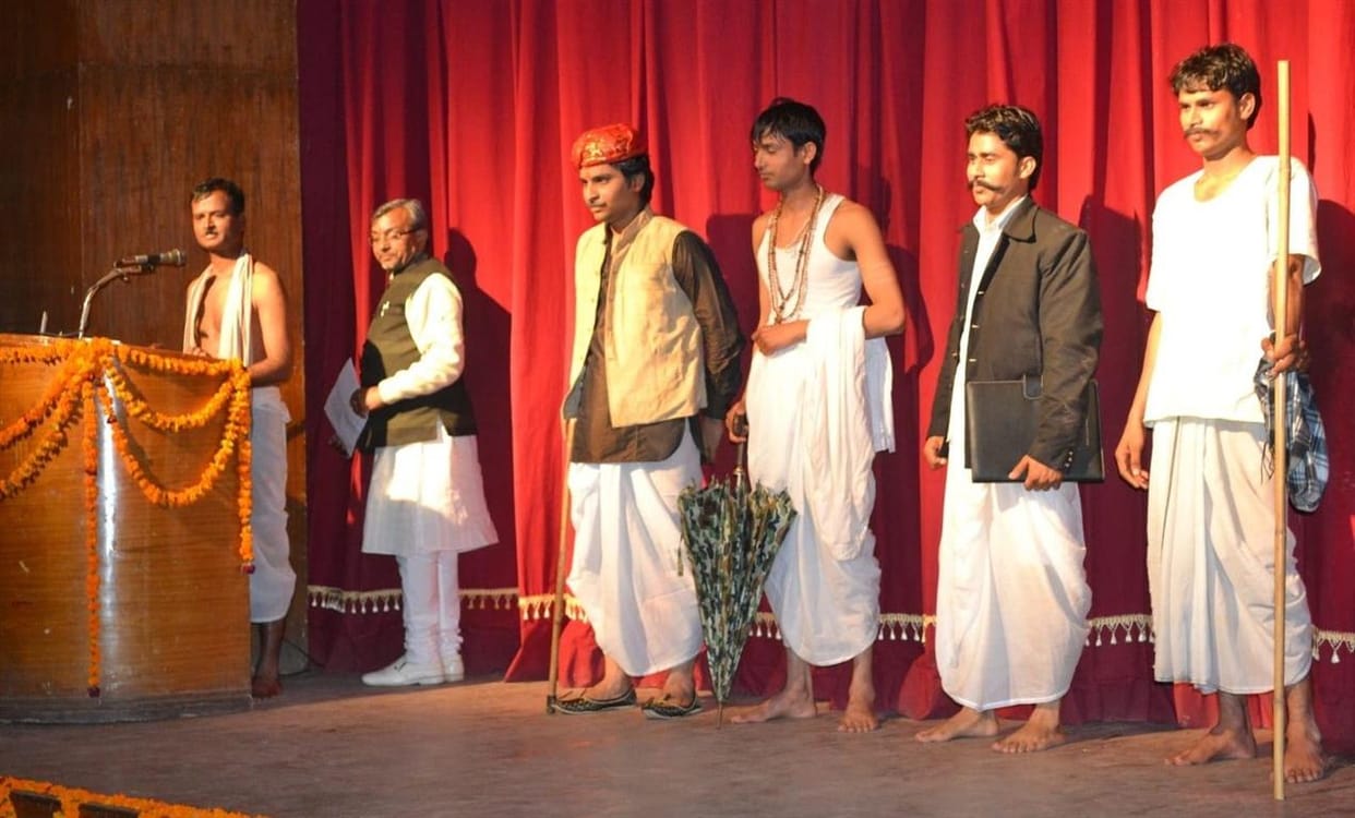 Artists will enchant the audience with theatrical performances