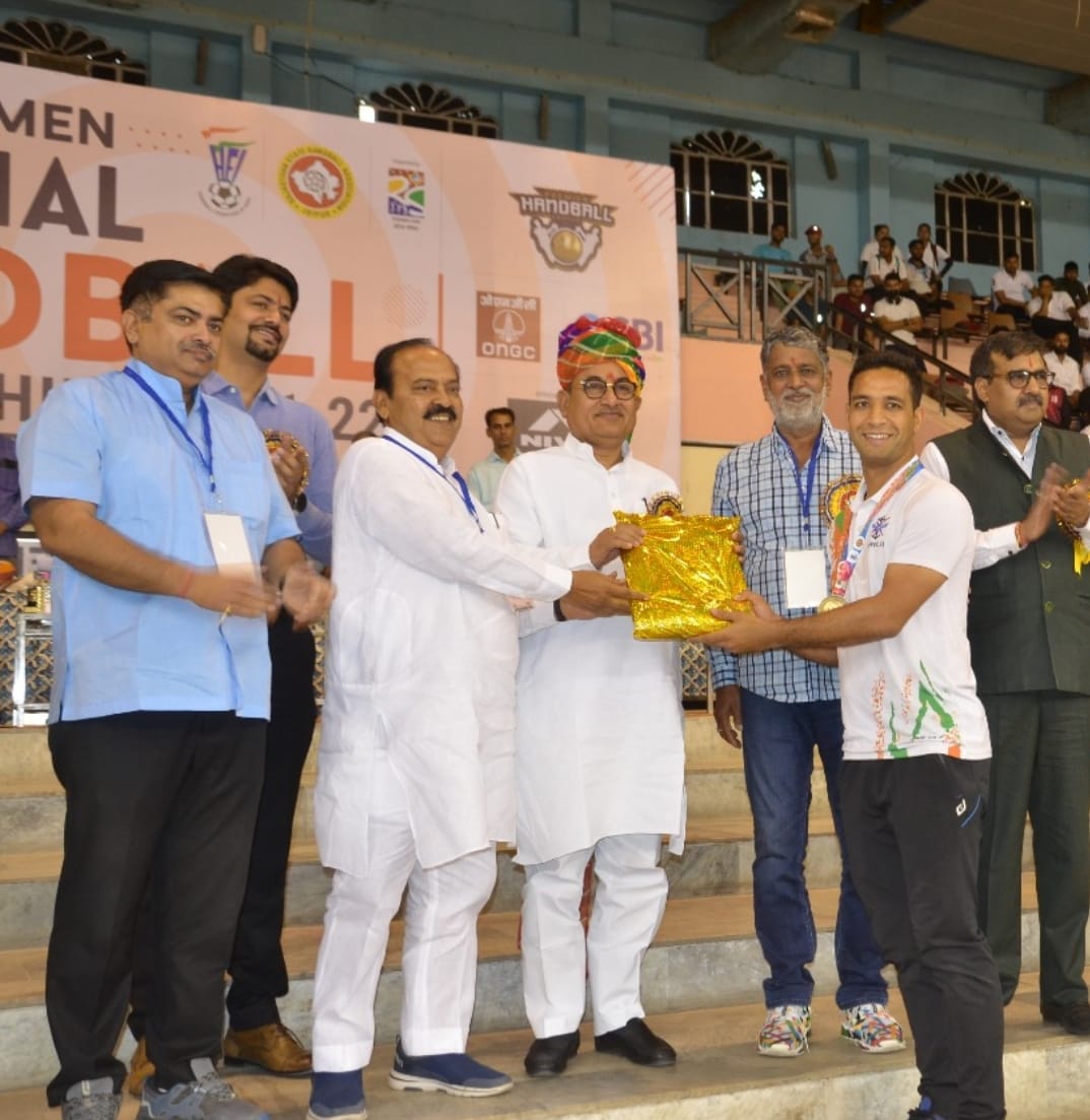 City's handball player Atul Kumar was awarded the best goalkeeper