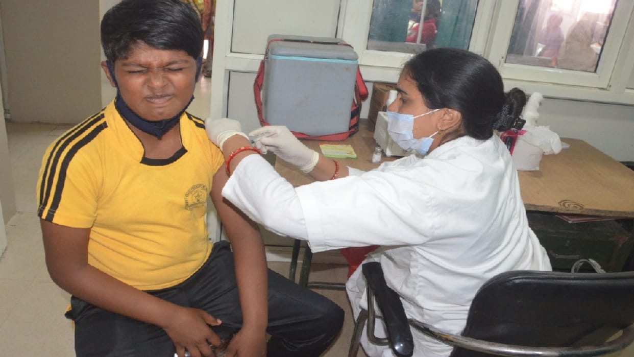 Amar Ujala Abhiyan Health: Vaccination will be done first, then studies will be done