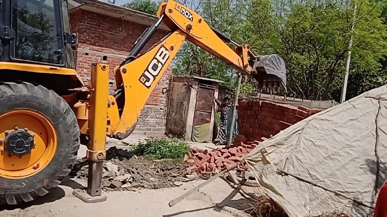 Bulldozer of administration on encroachment