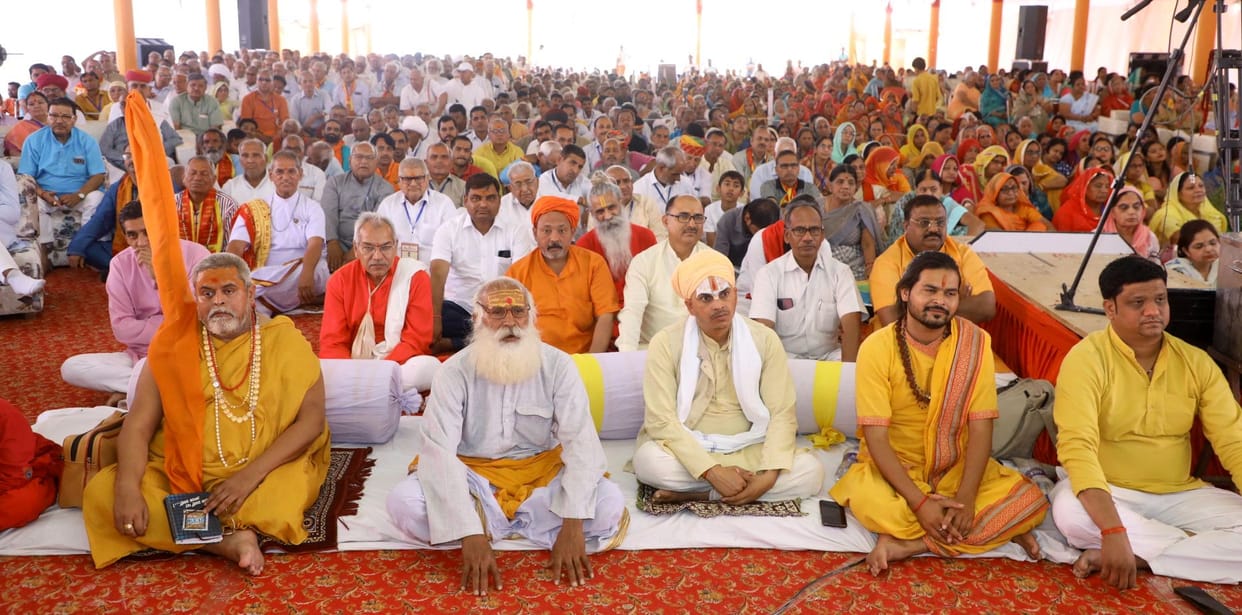 bhagavaan ke saamane sveekaar kar len, paap ho jaenge khatm