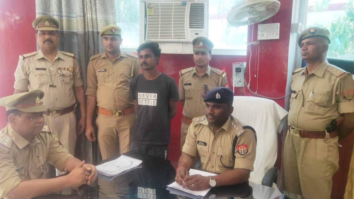 auraiya news,Thief arrested with four bikes, partner absconding