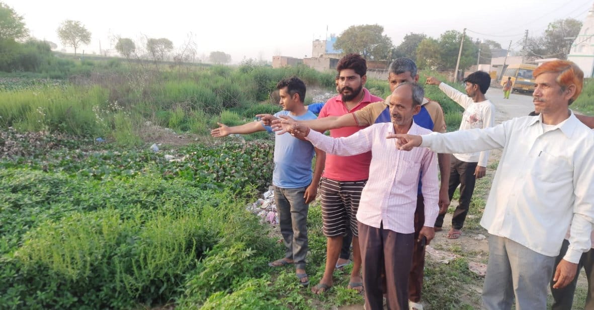 Cleaning of pond of Gona village not done for 13 years