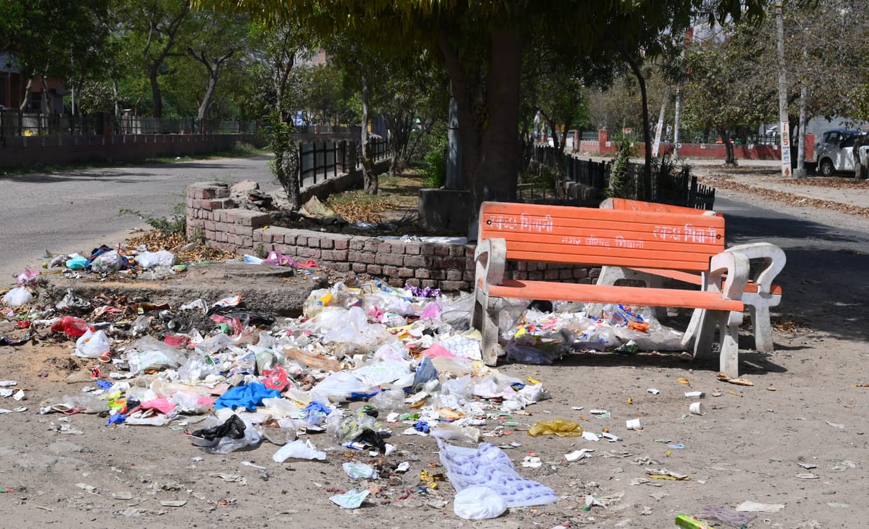 Neither sanitation workers nor resources, how to win the battle of cleanliness