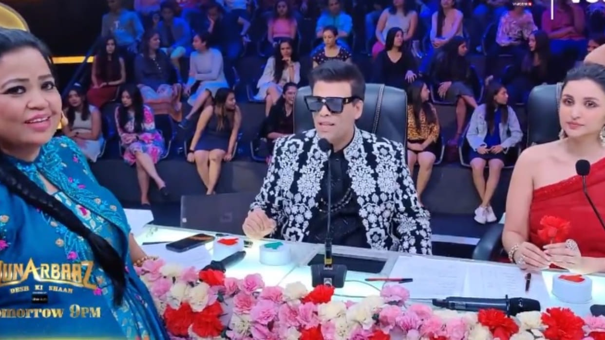 Karan Johar tells Bharti singh that he is afraid that her delivery will happen on hunarbaaz set, suggest some names for baby also