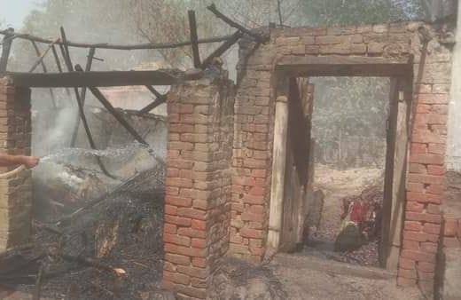 Household ashes of two houses due to fire in suspicious circumstances