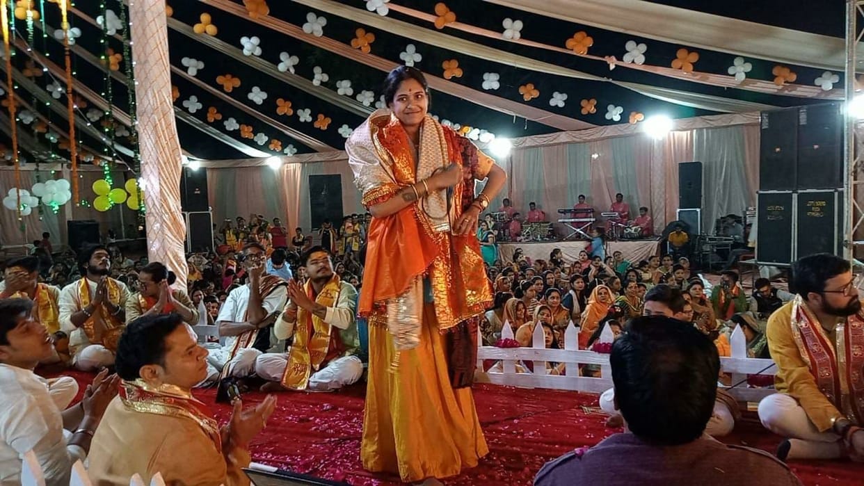 Devotees danced fiercely in Bhajan Sandhya of Khatu Shyam