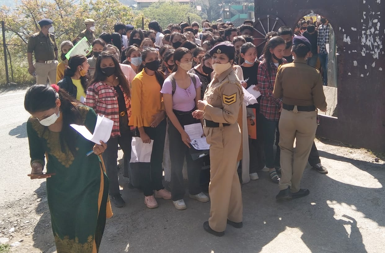 The examinees reached the examination centers at eight in the morning