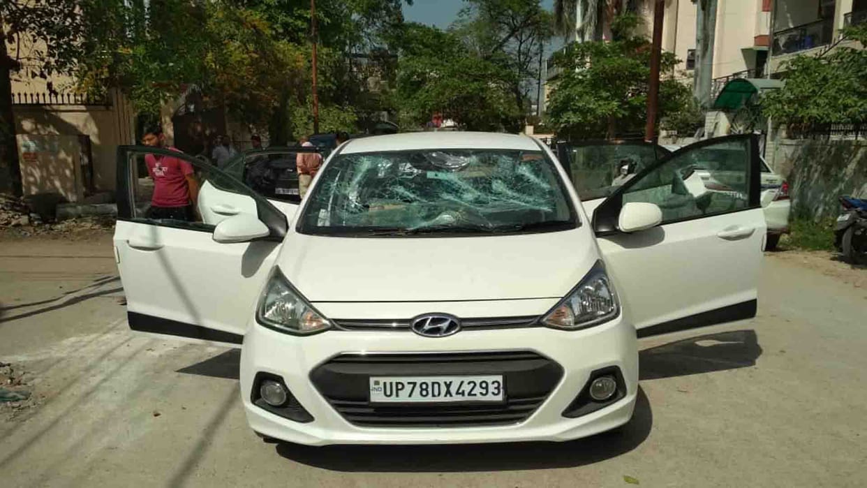child injured in car collision in kanpur