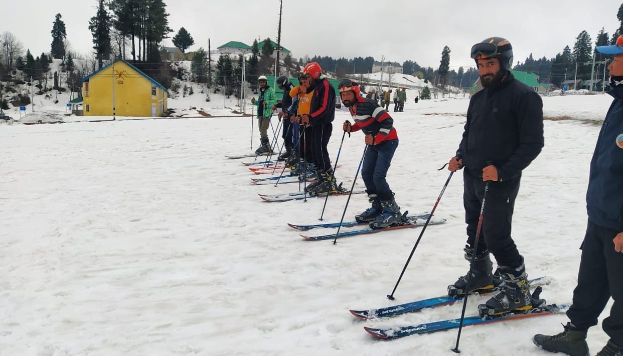 Six specially abled youth of Kashmir learned skiing tricks trained at High Altitude Warfare School gulmarg