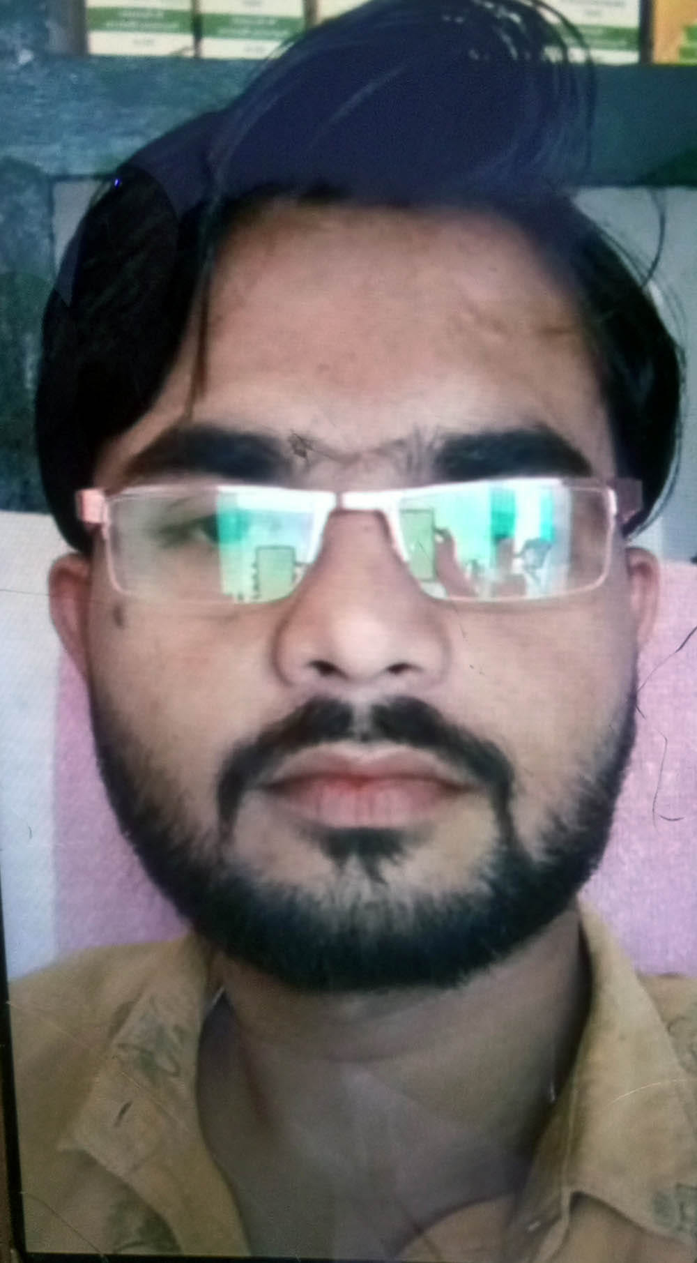 The young man ate insecticide, died
