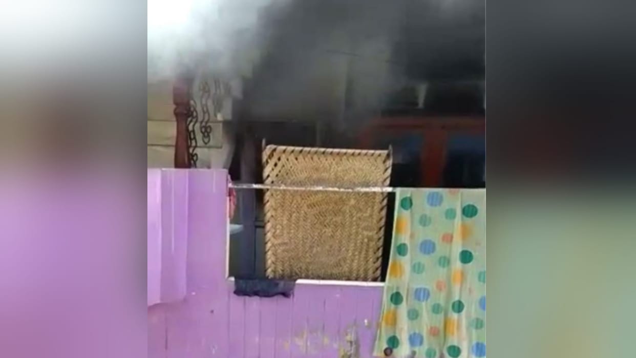Baghpat: Fire in the house due to short circuit, goods worth lakhs destroyed
