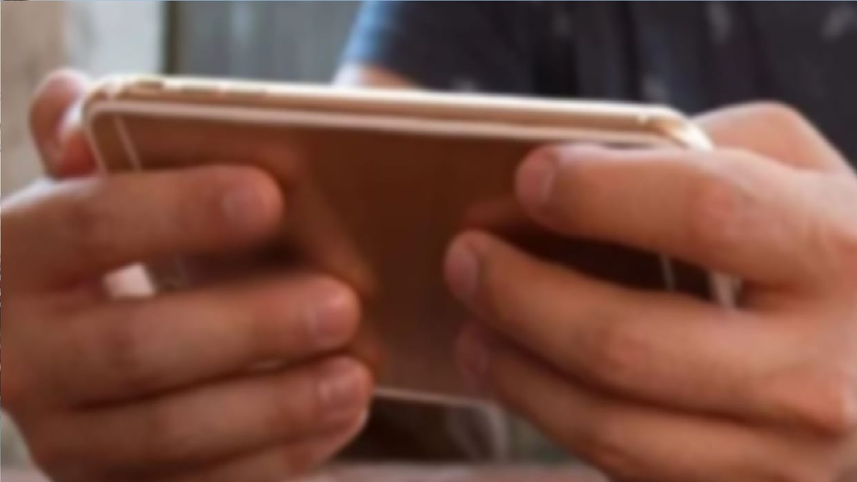 Using mobile in the dark is dangerous, vision is becoming weak along with burning sensation in the eyes.