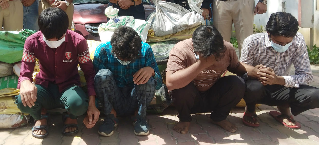 Used to steal transformer goods by riding in expensive cars, four members were arrested