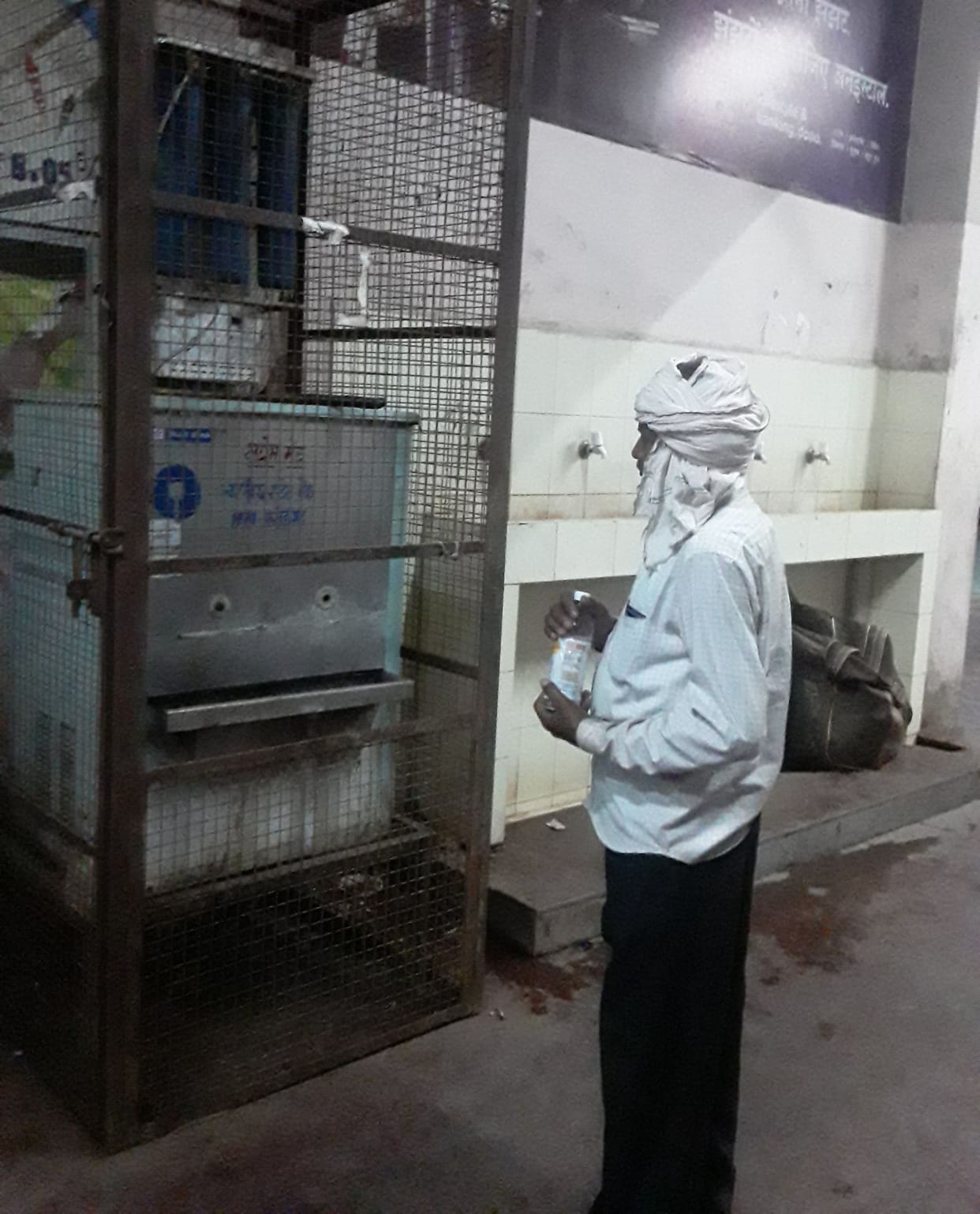 Water cooler bad, water is not clean in the pot