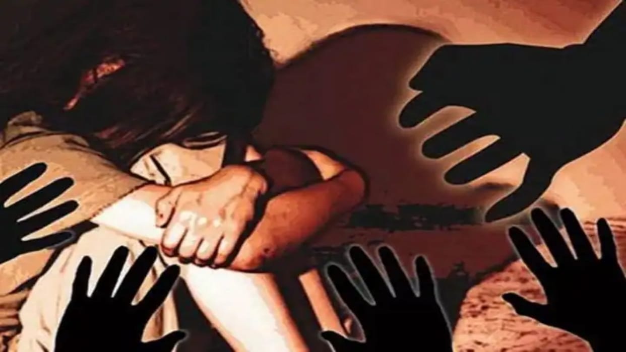 Attempt to rape with a girl in Bijnor, victim drank acid, case registered against five accused