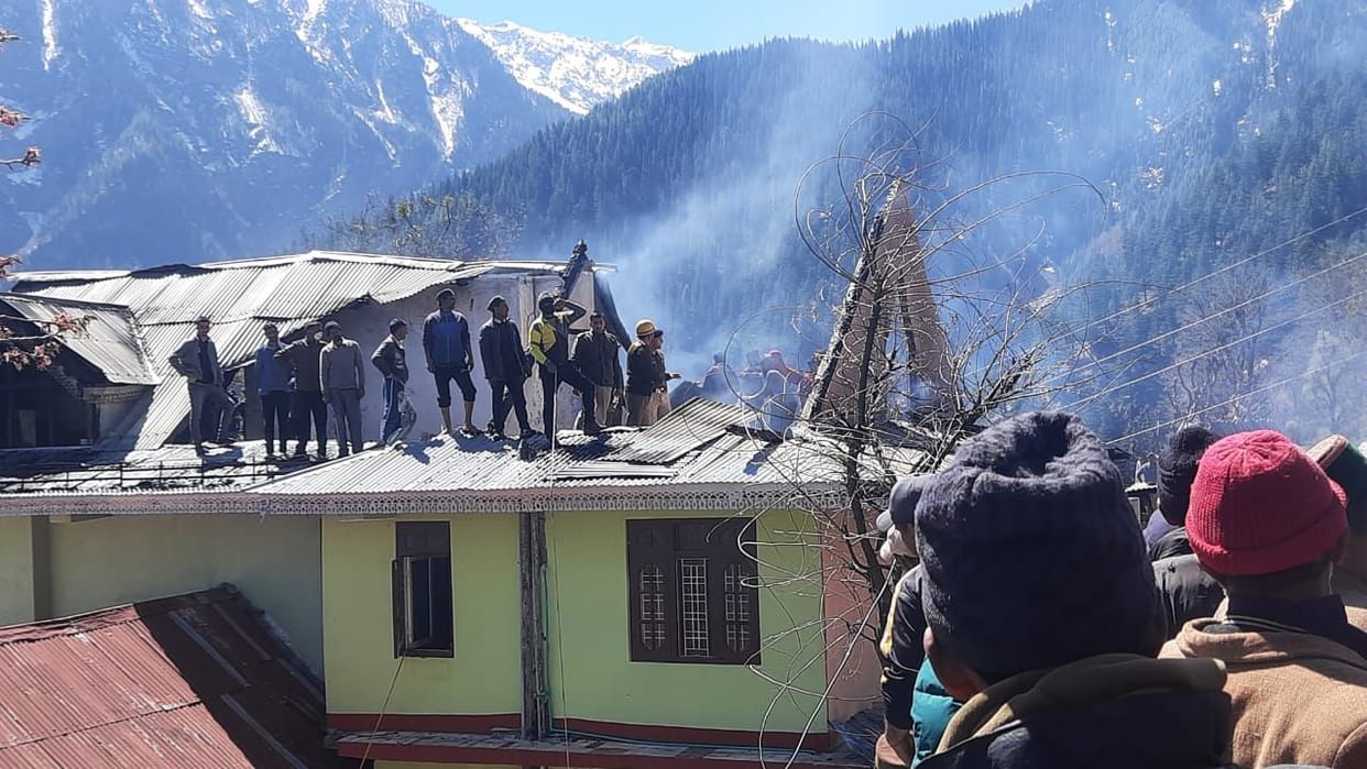 14 rooms and 6 cowsheds burnt in Sapani