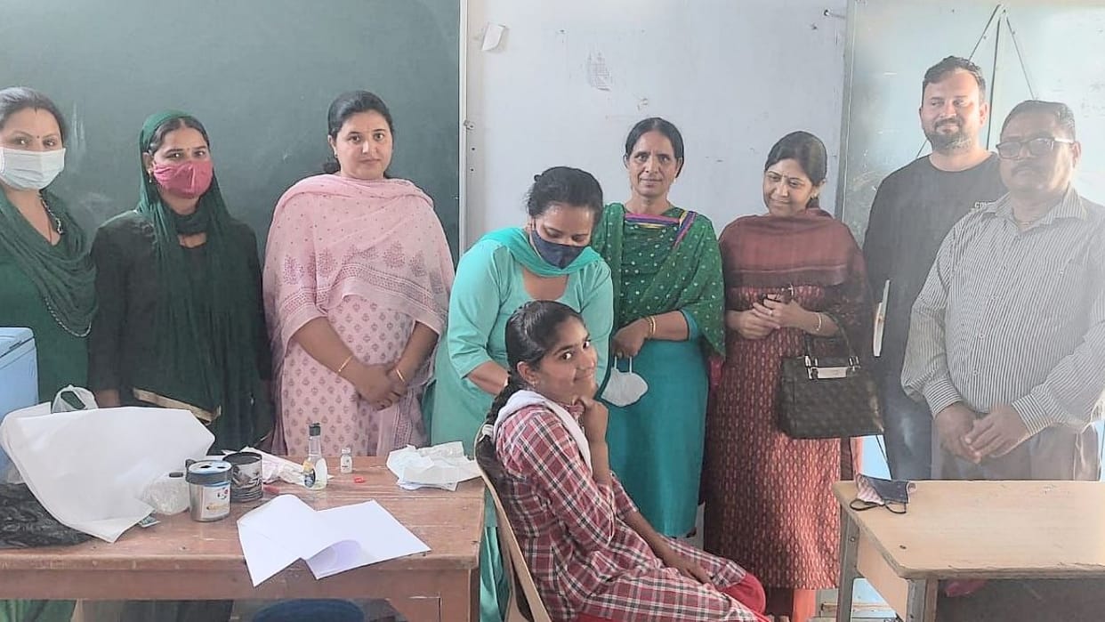 amar ujala health abhiyan covid vaccination in una himachal pradesh