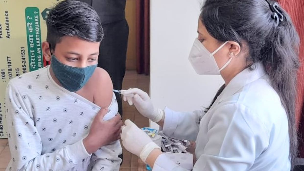 amar ujala health abhiyan covid vaccination in mandi himachal pradesh