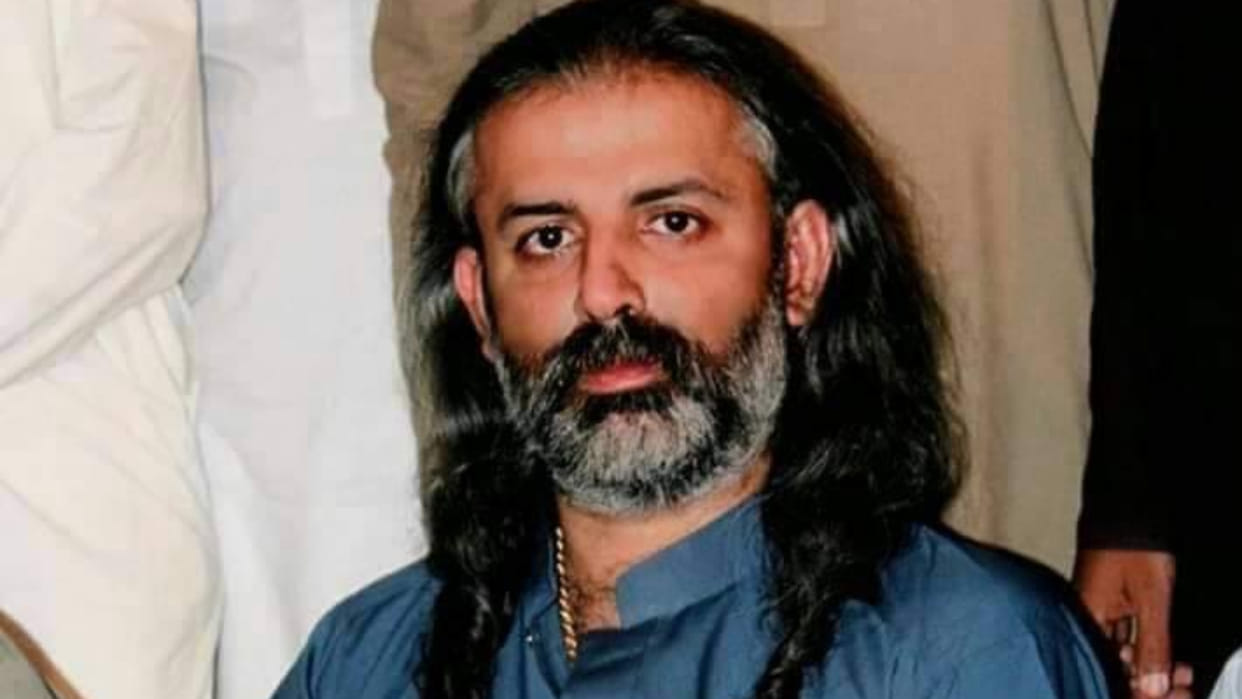 PM Imran Khan Baloch ally Shahzain Bugti quits cabinet joining Pakistan Democratic Movement news in Hindi