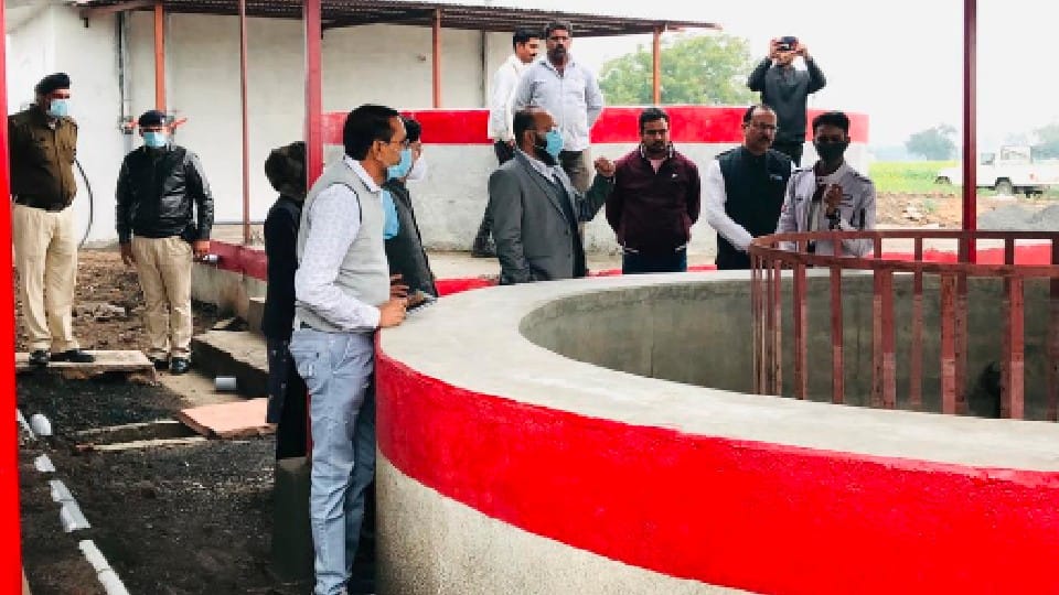 Sehore: In place of women, men were the directors of the fishermen committee, the pond lease of two committees will be canceled