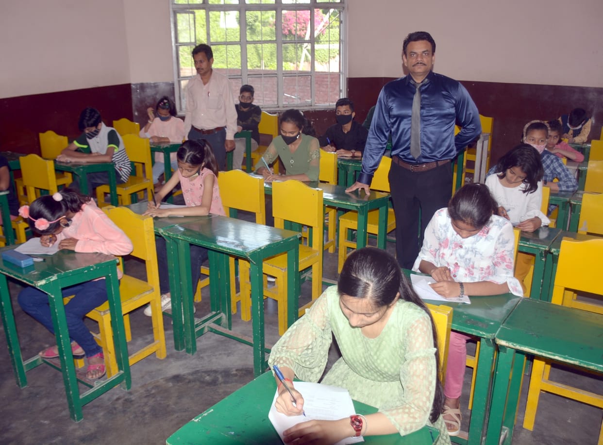 400 children participated in the entrance exam