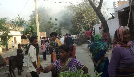 Two houses burnt due to fire in Daulatpur village, thousands of damages