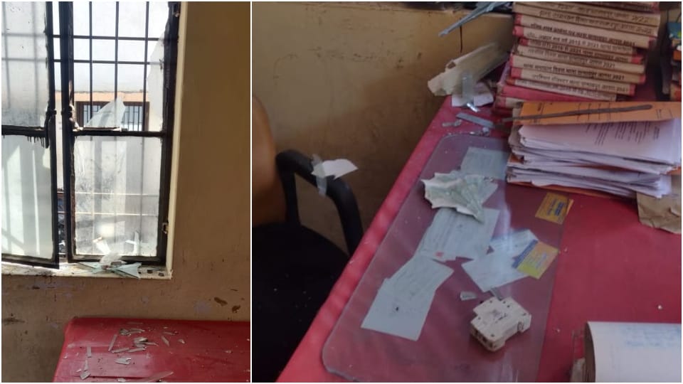 Heavy explosion on the roof of lock-up in Etmadpur police station Agra