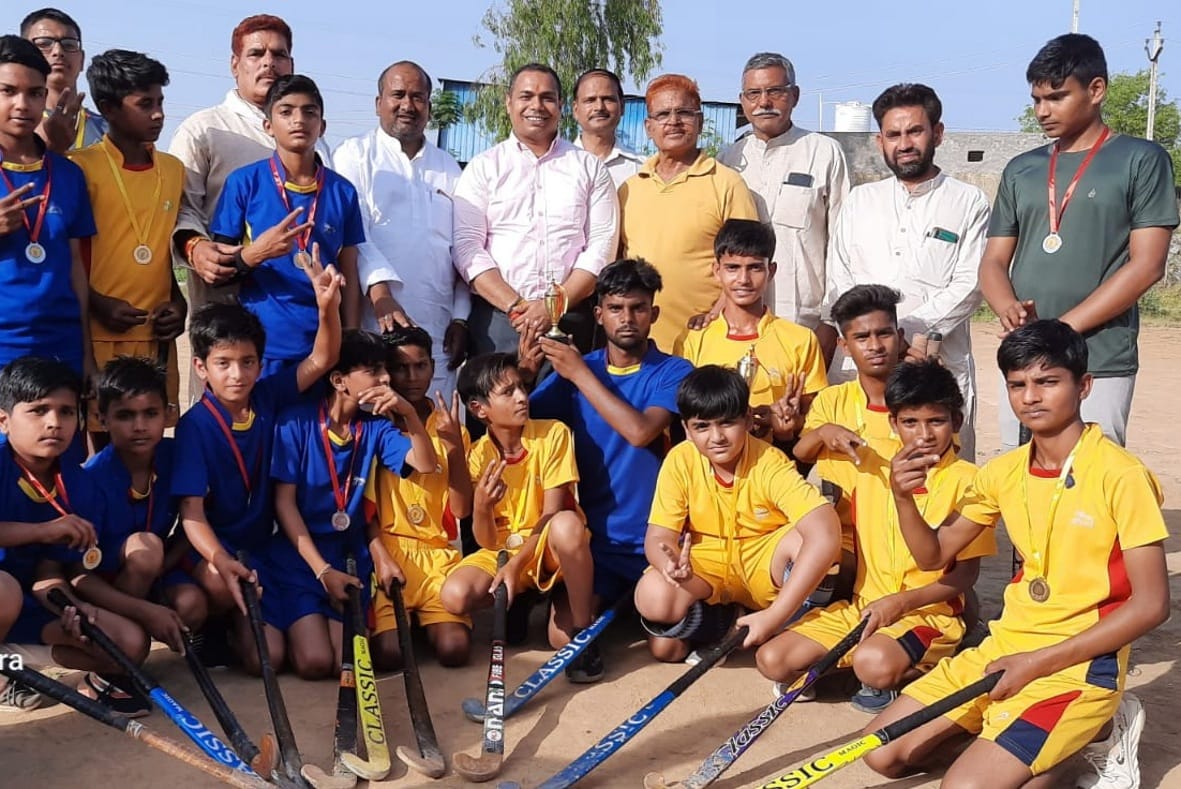 Junior High School Bhagout won the hockey competition