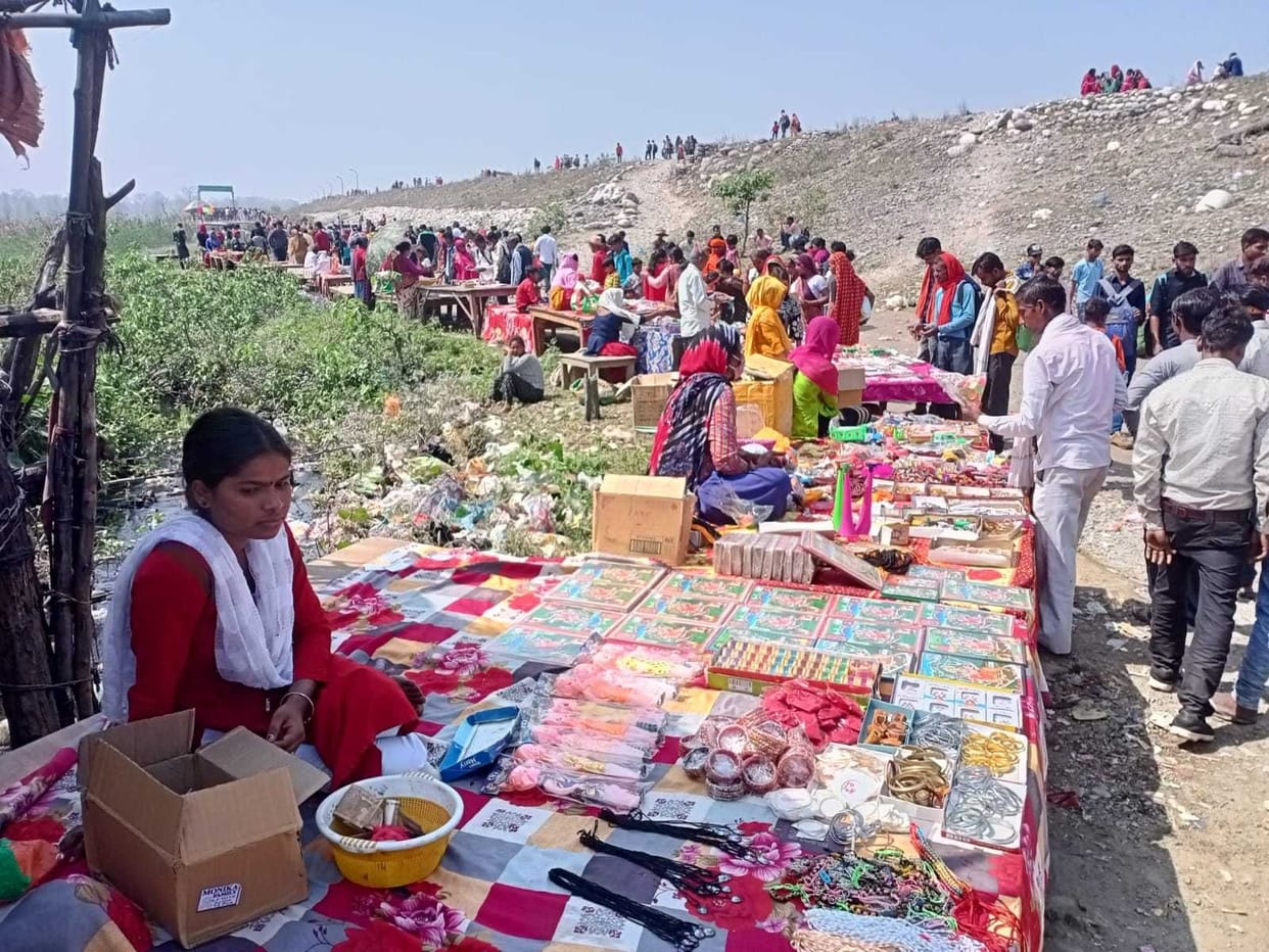 Nepali's Shops Opend in No Mans Land