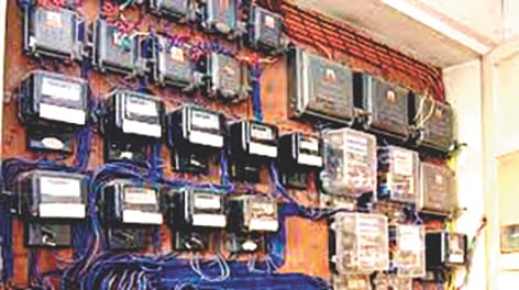 Engineer is not changing chinese electricity meter