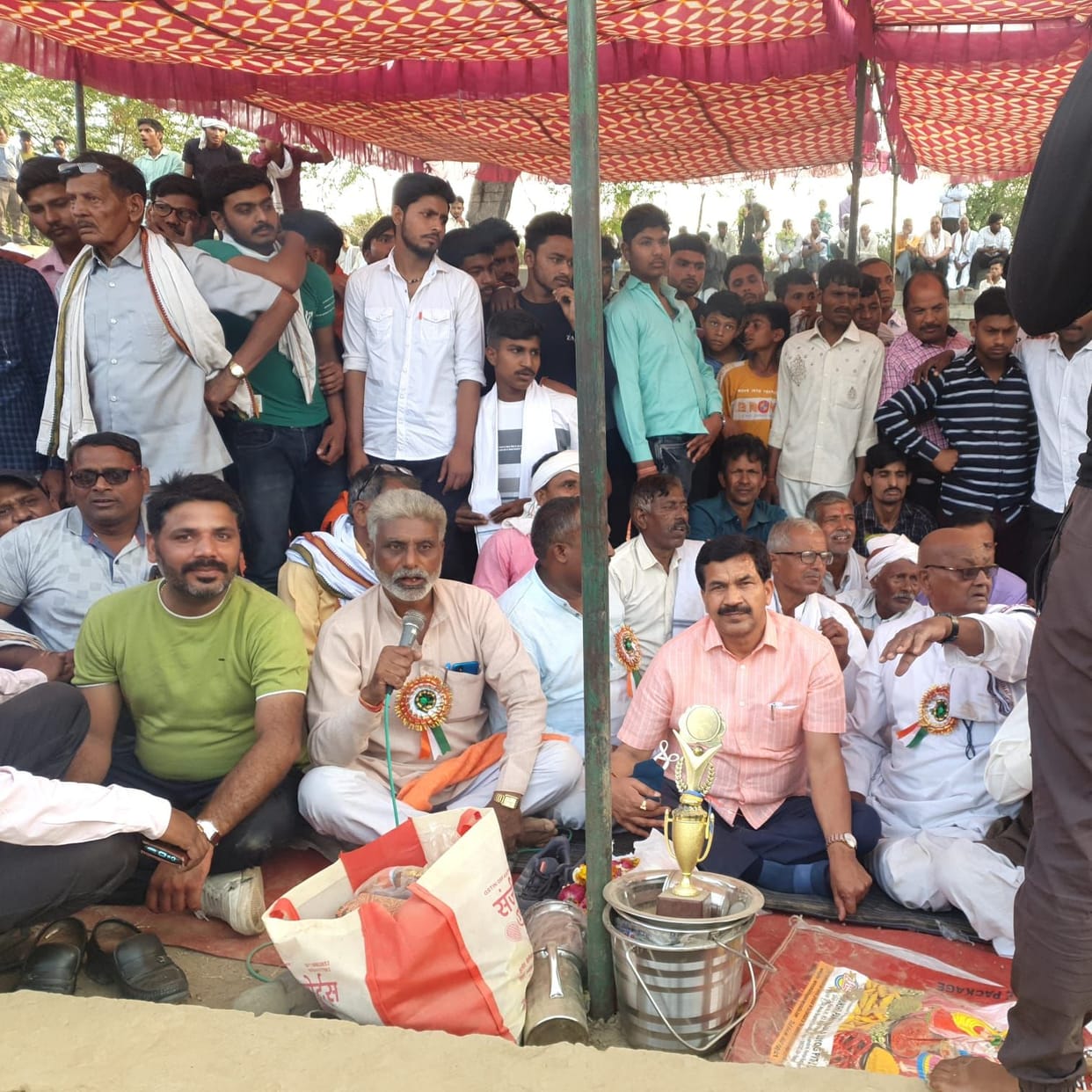 Hathras: Wrestlers showed bets in Dangal