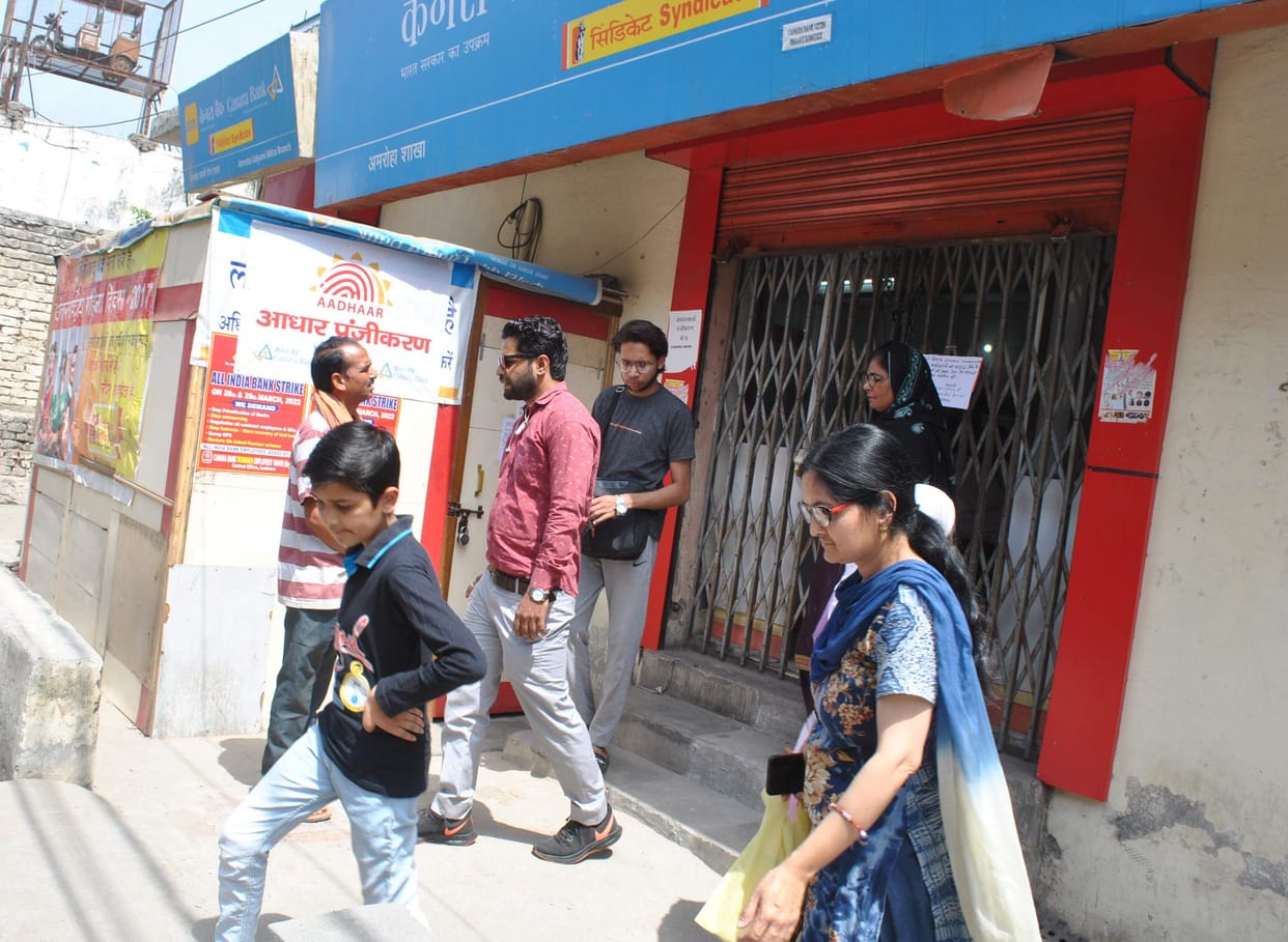 8 crore transactions affected by bank employees' strike