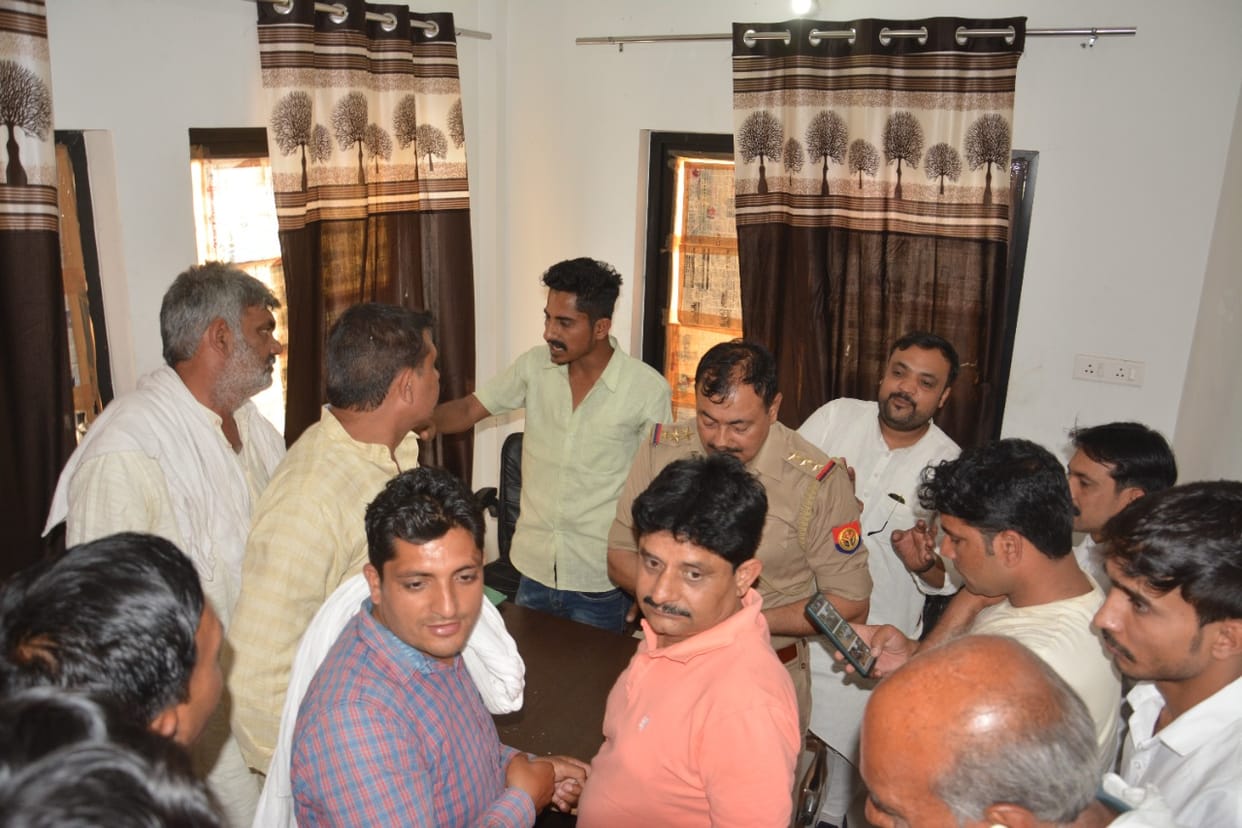 Ruckus of BKU workers at Jiwana toll plaza, made half an hour free