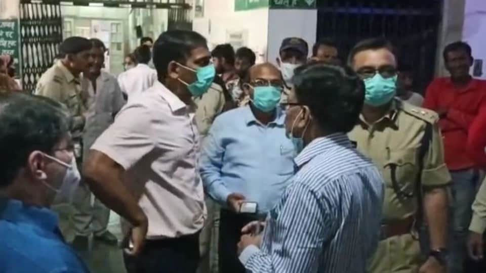 Madhya Pradesh: Magic vehicle carrying school children overturns in Ujjain, driver killed, 18 children injured